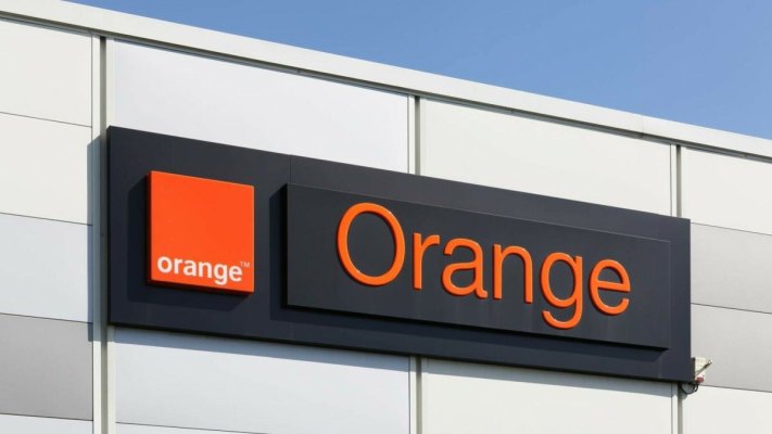 Breșă de securitate la Orange România. Un hacker a furat informații despre zeci de mii de clienți și angajați