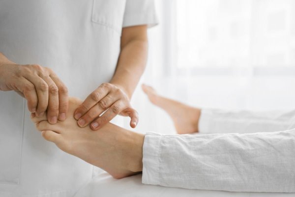 Simptomul timpuriu al bolii Parkinson care are de-a face cu degetele de la picioare