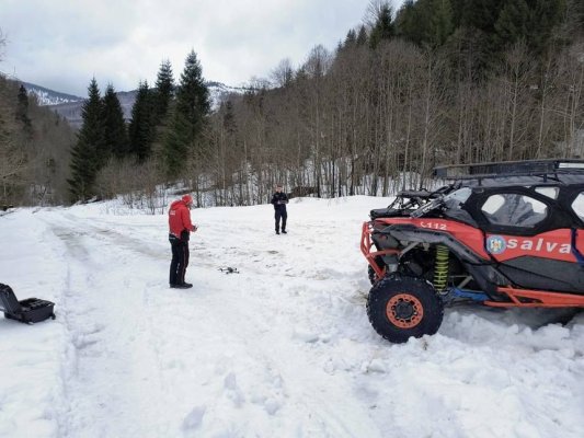 Accident grav la Rânca. Doi tineri, transportați de urgență la spital după ce s-au răsturnat cu un ATV