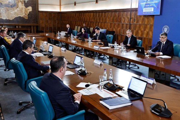 „Taxa pe stâlp“, modificată din nou de Guvern. Nivelurile de impozitare aplicate companiilor de stat și private