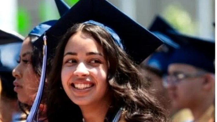 O tânără analfabetă dă în judecată liceul pe care l-a absolvit cu onoruri, deși nu știe să scrie sau să citească