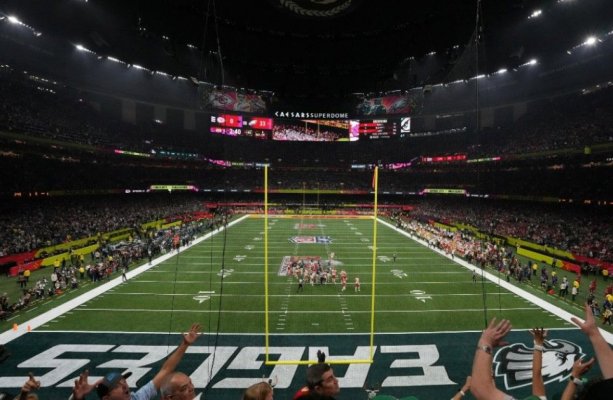 Un nou record de audiență: Aproape 130 de milioane de americani au urmărit Super Bowl 2025