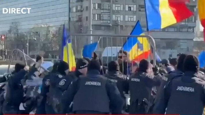 Proteste violente în fața guvernului după demisia lui Iohannis! Video 