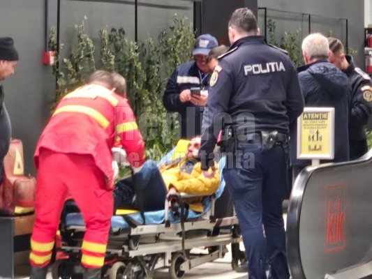 Panică în Mall! Unui tânăr i s-a făcut rău în Auchan-ul de pe Șoseaua Mangaliei! Video