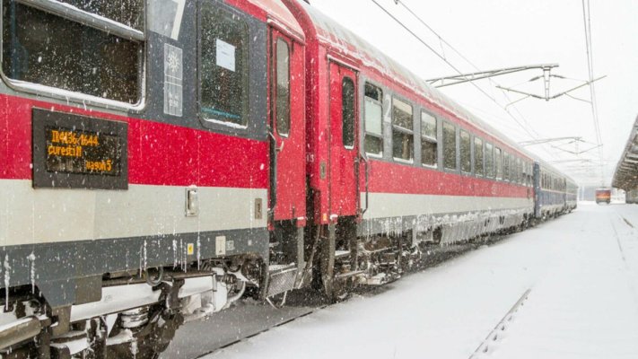 Un tren de călători a deraiat între staţiile Malnaş Băi şi Bicsadu Oltului. Traficul feroviar în zonă este oprit