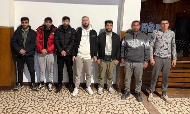 Cinci cetățeni străini fără drept de a călători în spațiul Schengen depistați de polițiștii de frontieră