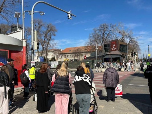 Semaforul inteligent, situat la trecerea de pietoni de la intersecția bdul. Tomis cu str. Ștefan cel Mare, pus în funcțiune