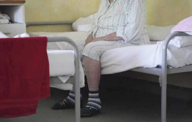 Angajați ai unui spital de psihiatrie, săltați pentru pedepse cu electroșocuri, bătăi și abuzuri împotriva pacienților