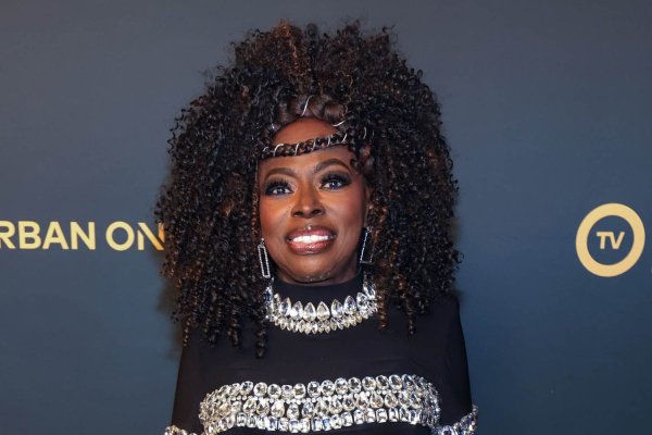 O celebră cântăreață nominalizată la premiile Grammy a murit într-un accident rutier