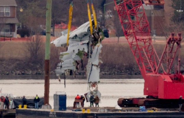 Anchetatori: Accidentul aviatic de la Washingon are cauze multiple, inclusiv organizarea culoarelor de zbor