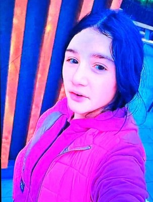 În timp ce poliția o căuta, adolescenta de 12 ani dispărută defila prin Tomis Mall