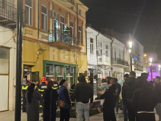 Incendiu pe strada Ștefan cel Mare; autospecialele ISU n-au putut ajunge, din cauza stâlpișorilor! Video