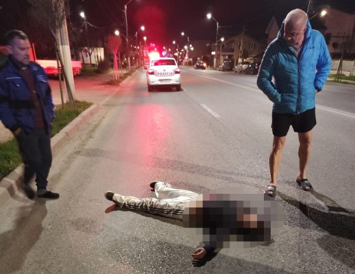 Accident rutier grav, la intrare în Ovidiu. O femeie a fost lovită de un autoturism. Video