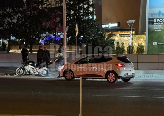 Coliziune între un autoturism și o motocicletă, pe Lăpușneanu. O persoană a ajuns la spital