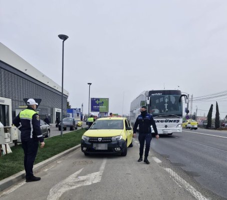 Taximetriștii din zona aeroporturilor verificați de polițiști
