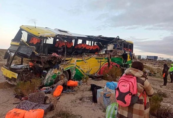 Cel puţin 37 de morţi, printre care opt copii, într-un accident produs între două autobuze