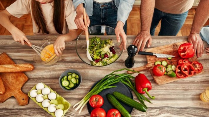 Alimente care au aproape „zero calorii”. Fructe și legume cu indice glicemic scăzut