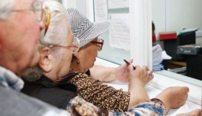 Ordonanță de urgență! Angajații pensionari pleacă acasă