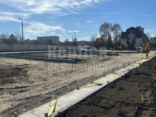 Se lucrează de zor la parcarea amenajată în locul Bazarului Gorbaciov, demolat la începutul anului. Video
