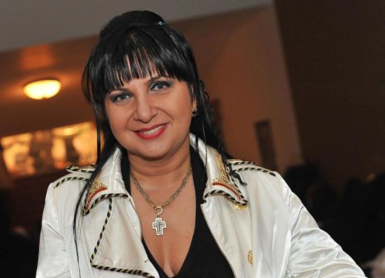 Manelista Carmen Șerban a făcut hematom după un lifting facial. S-a atins un nerv