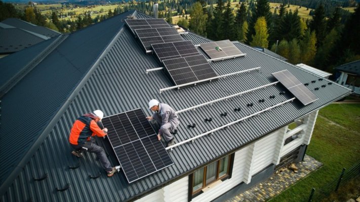 Mii de români păcăliți în Casa Verde Fotovoltaice