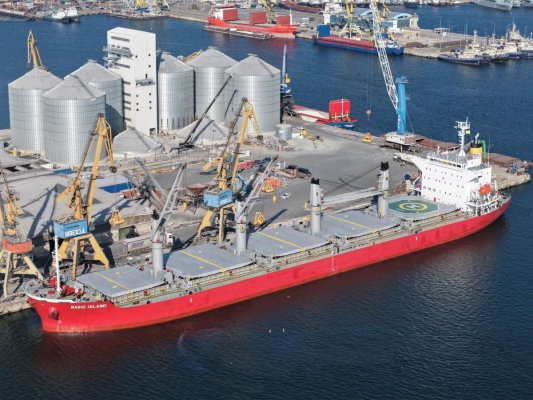 Am ajuns de râsul Europei! Un transport uriaș de îngrășăminte chimice a sosit în Portul Constanța, din Maroc