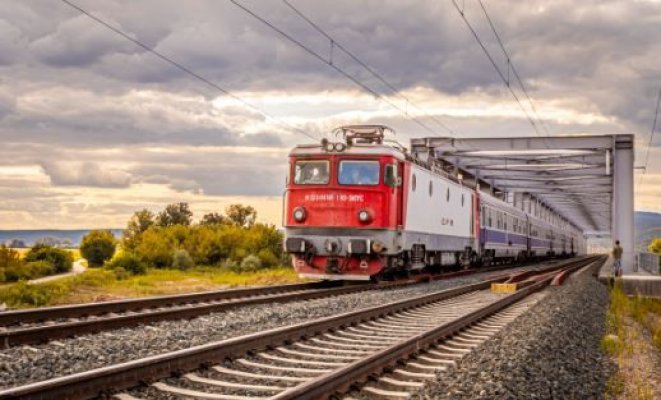 Scandal la CFR Călători. Salariile scad pentru angajați și cresc pentru șefi