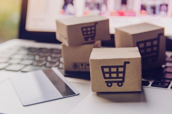 Românii vor plăti mai mult pentru comenzile online din afara UE