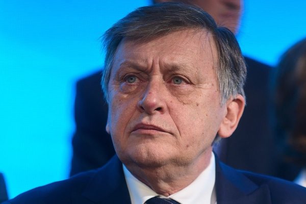 Crin Antonescu, atacă USR: „Ce tupeu să ai să vorbești de securiști? Sunt părinții voștri!“