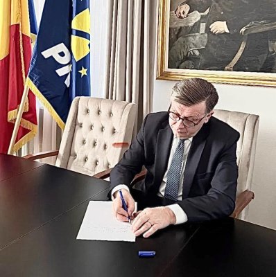 Crin Antonescu a demisionat din Partidul Național Liberal