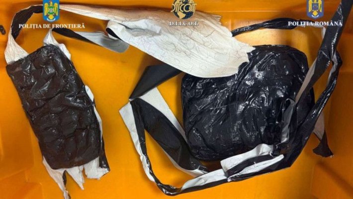 Un brazilian, prins pe Aeroportul Otopeni cu pachete de droguri lipite de picioare și ascunse în stomac 