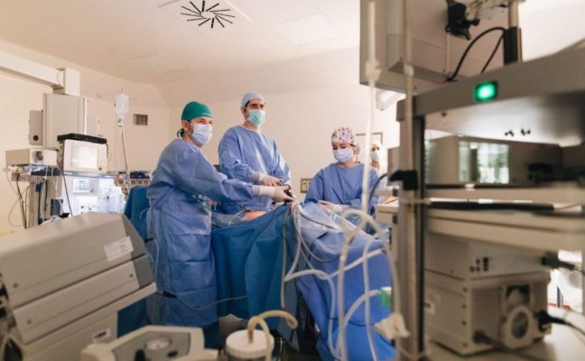 Între 10.000 și 45.000 de lei, costul unei operații pentru excizia leziunilor endometriozice. Bolnavele au organizat un marș în Capitală