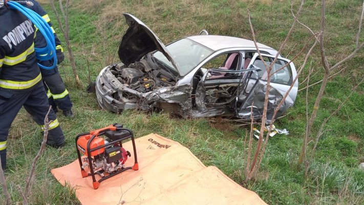 Accident grav la Sibioara, între o mașină și un TIR!