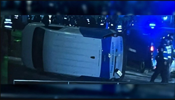 Protestatarii de la BEC au răsturnat dubița jurnaliștilor de la Digi 24