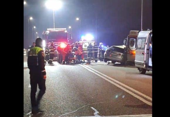 Accident grav la ieșire din Calafat: 5 victime, după ce o mașină s-a izbit de un camion
