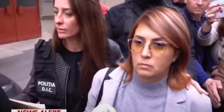 Fiica omului de afaceri arădean Ioan Crişan şi-a distrus brăţara de monitorizare. A fost sesizată Curtea de Apel Timişoara