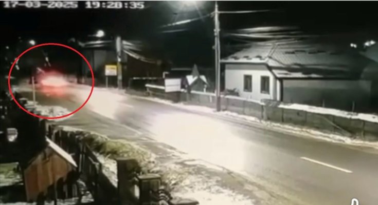 Imagini terifiante! Un bărbat de 65 de ani a fost spulberat în timp ce traversa strada la Mănăstirea Humorului. Video 