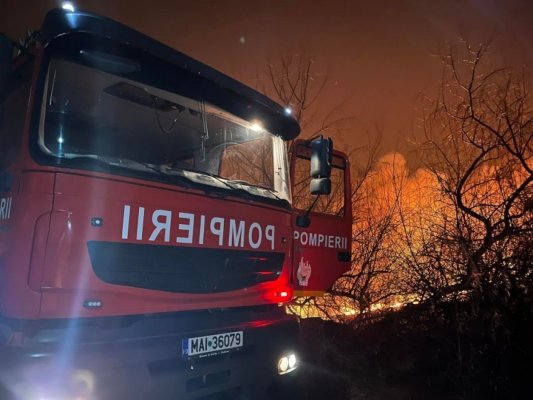 O biserică din Bacău s-a făcut scrum: Preotul a ajuns la spital