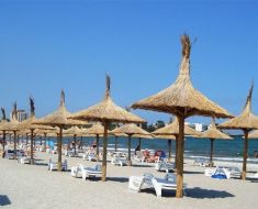 Patronii de pe litoral anunță că nu pot deschide legal hotelurile de 1 Mai. Vezi de ce