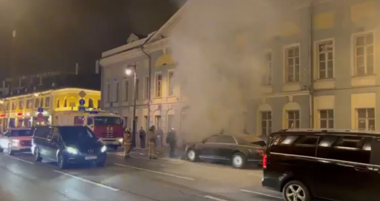 Incident la Moscova. O limuzină din flota lui Putin a explodat. Video