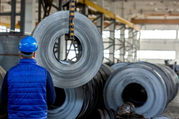 Comisia Europeană are planuri mari. Vrea să revitalizeze industria oțelului