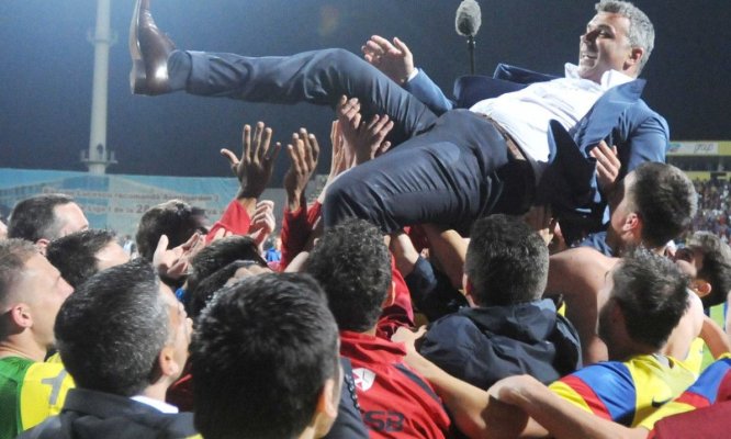 Cât va câștiga Cosmin Olăroiu, dacă va accepta funcția de selecționer