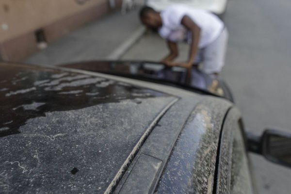 Praful saharian ajunge din nou în România. Zonele afectate și perioada estimată