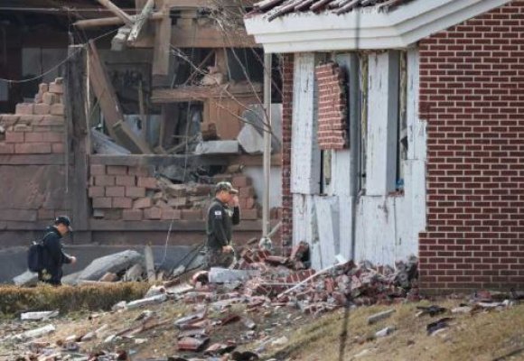 Sat bombardat din greșeală. Doi piloți sud-coreeni au greșit ținta și au rănit zeci de oameni
