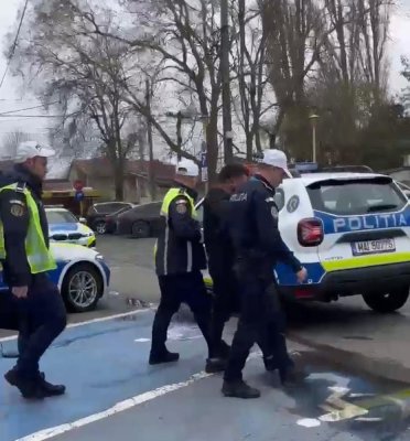 Șofer de 27 de ani fără permis de conducere și cu antecedente a fost reținut pentru 24 de ore. Video