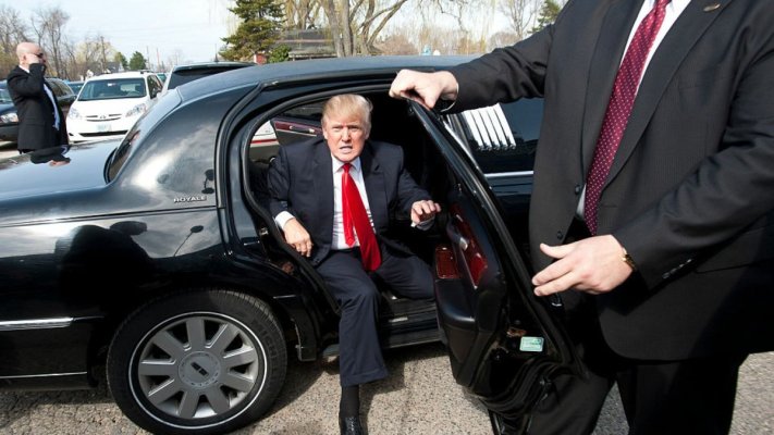 Trump spune că „nu-i pasă deloc” de scumpirea mașinilor din SUA