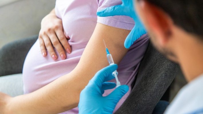 Vaccinarea în timpul sarcinii. Ce spun medicii despre riscuri și beneficii
