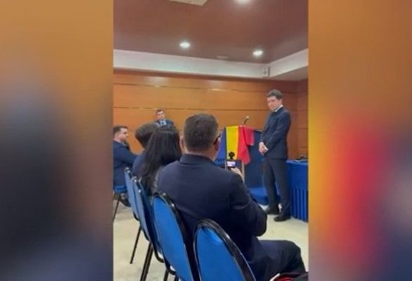 Nicușor Dan, huiduit la Madrid, după ce a fost întrebat dacă e de acord cu educația sexuală la grădiniță. Video
