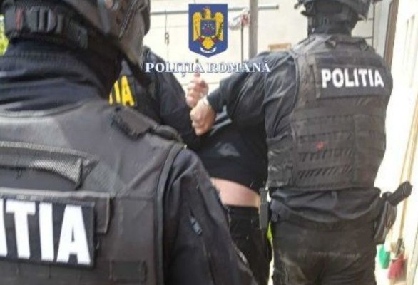  Un bărbat suspectat de spargeri în Germania, reținut de polițiști, după o urmărire ca-n filme prin curțile vecinilor