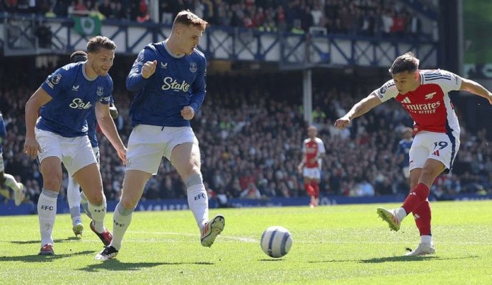 Premier League: Arsenal mai face un pas greşit, 1-1 cu Everton